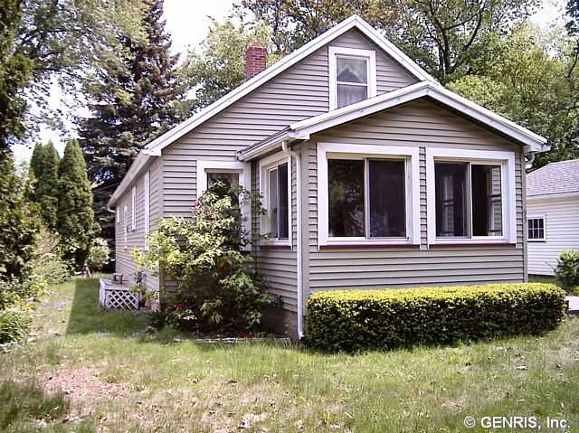 95 Chalford Road Greece, NY 14616 - Photo 1 of 1 Exterior Front