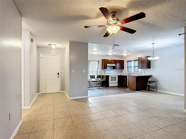 $1,500 | 571 Hunter Circle, Kissimmee, FL 34758