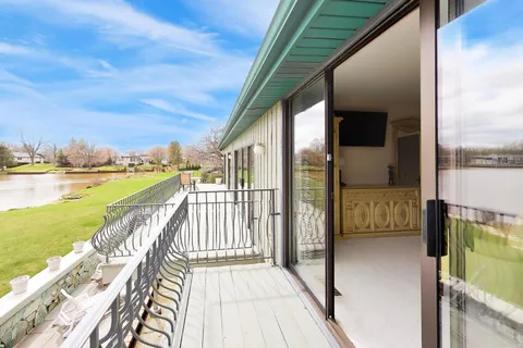 $650,000 | 1309 Montgomery Drive, Deerfield, IL 60015