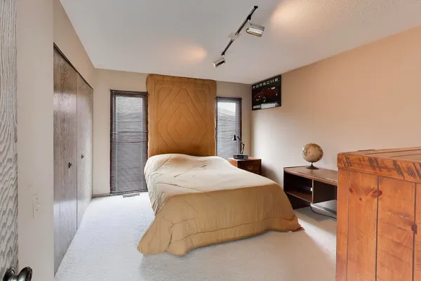 $650,000 | 1309 Montgomery Drive, Deerfield, IL 60015