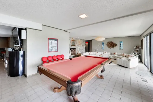 $650,000 | 1309 Montgomery Drive, Deerfield, IL 60015