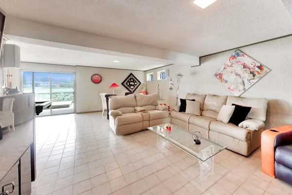 $650,000 | 1309 Montgomery Drive, Deerfield, IL 60015