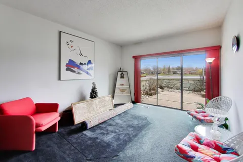 $650,000 | 1309 Montgomery Drive, Deerfield, IL 60015