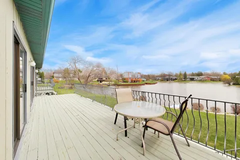 $650,000 | 1309 Montgomery Drive, Deerfield, IL 60015