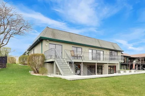 $650,000 | 1309 Montgomery Drive, Deerfield, IL 60015