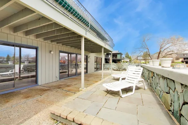 $650,000 | 1309 Montgomery Drive, Deerfield, IL 60015