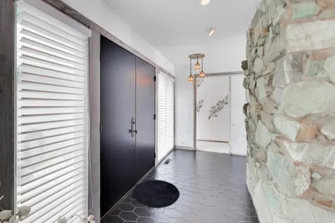 $650,000 | 1309 Montgomery Drive, Deerfield, IL 60015