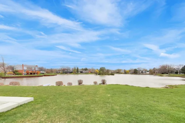 $650,000 | 1309 Montgomery Drive, Deerfield, IL 60015