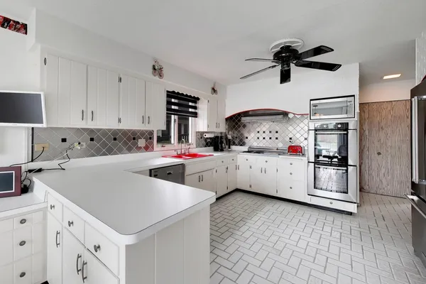 $650,000 | 1309 Montgomery Drive, Deerfield, IL 60015