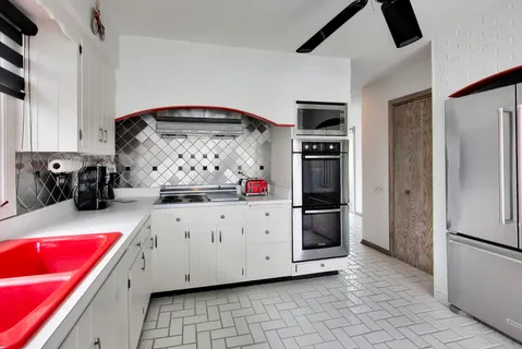 $650,000 | 1309 Montgomery Drive, Deerfield, IL 60015