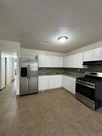 $3,100 | 5611 Clover Place, Unit 402 | Glendale