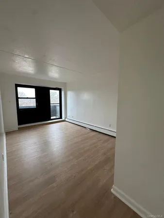 $3,100 | 5611 Clover Place, Unit 402 | Glendale