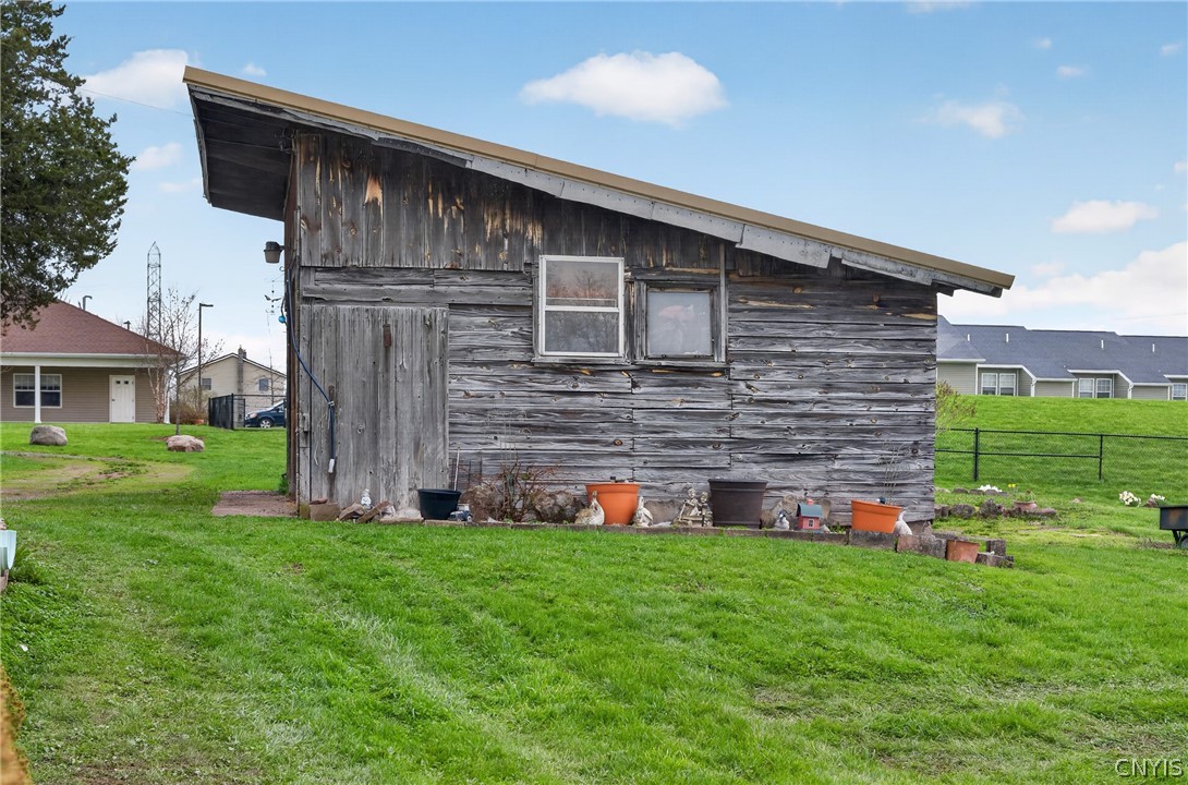 6272 Island Road Cicero, NY 13039 - Photo 15 of 50