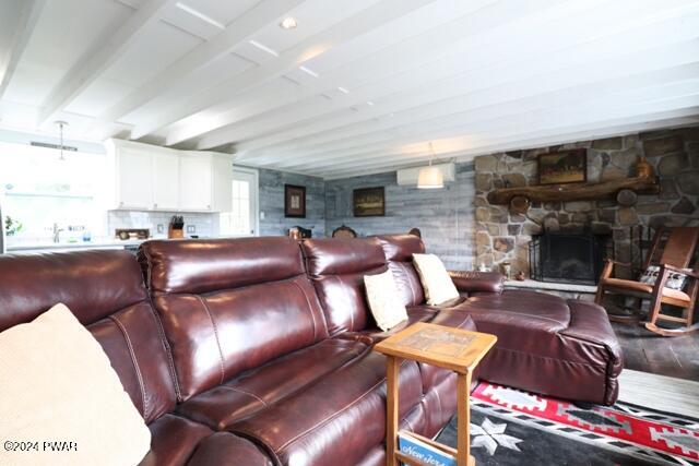 164 Aspen Road Dingmans Ferry, PA 18328 - Photo 17 of 35 LIVING