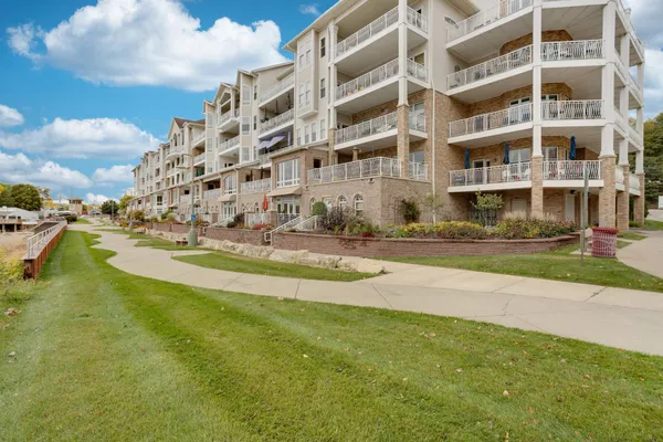 $629,000 | 150 Front Street North, Unit 314, Prescott, WI 54021