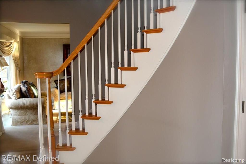1216 Bembridge Drive Rochester Hills, MI 48307 - Photo 3 of 46