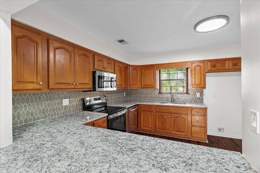 4318 East Nance Springs Road Dalton, GA 30721 - Photo 21 of 46 Gallery Image 21