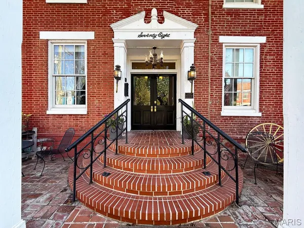 $899,000 | 78 North Main Street, Ste. Genevieve, MO 63670