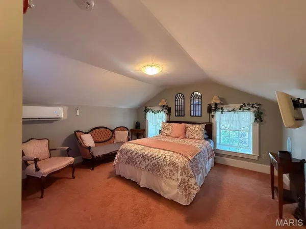 $899,000 | 78 North Main Street, Ste. Genevieve, MO 63670