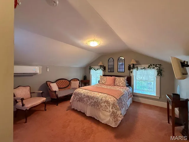 $899,000 | 78 North Main Street, Ste. Genevieve, MO 63670