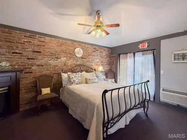 $899,000 | 78 North Main Street, Ste. Genevieve, MO 63670