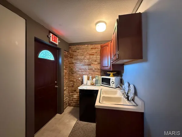 $899,000 | 78 North Main Street, Ste. Genevieve, MO 63670