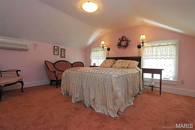 $899,000 | 78 North Main Street, Ste. Genevieve, MO 63670