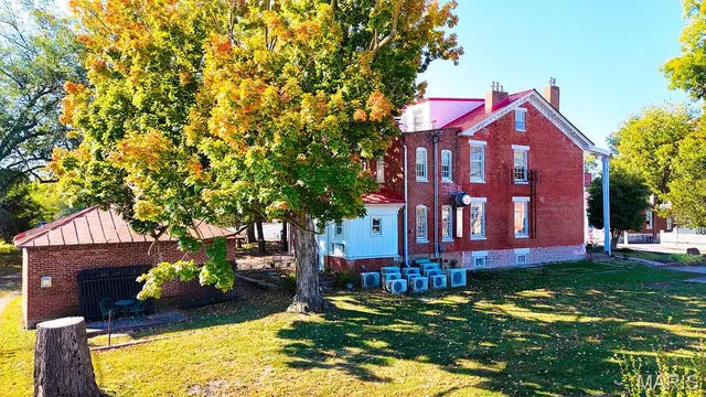 $899,000 | 78 North Main Street, Ste. Genevieve, MO 63670