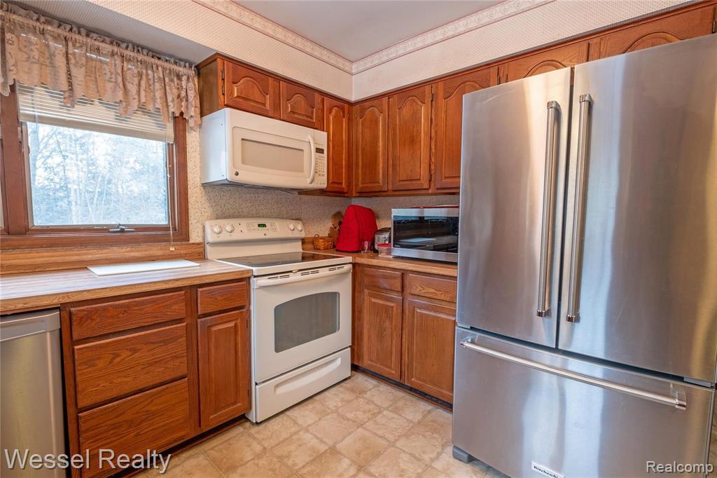 52470 Hayes Road Macomb, MI 48042 - Photo 15 of 25