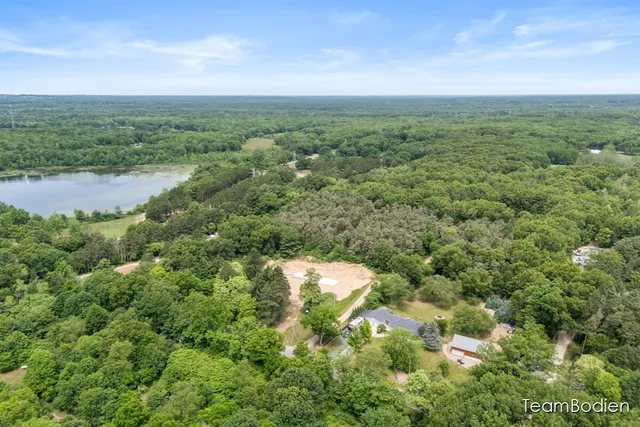 $194,900 | 13625 Krauskopf Road Northeast, Sparta, MI 49345