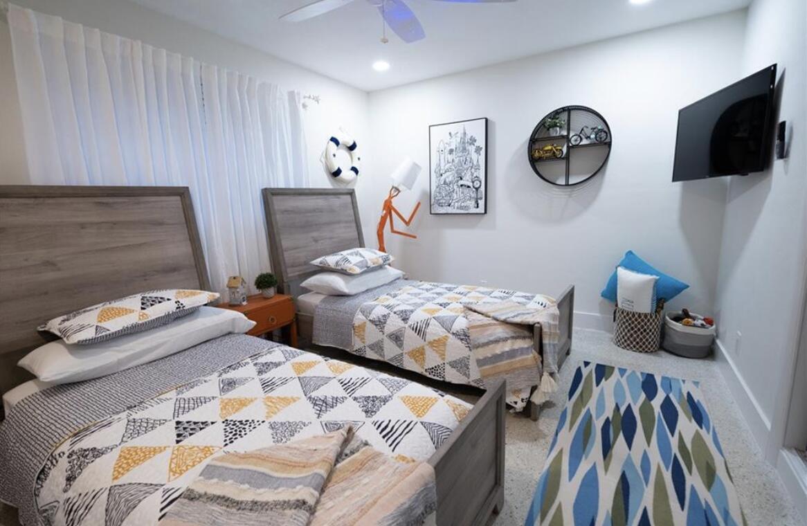 464 Northwest 11th Street Boca Raton, FL 33432 - Photo 13 of 19 Guest Bedroom #2 1