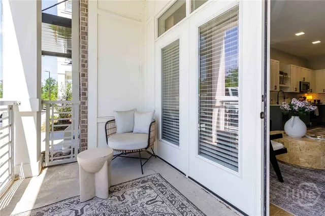 $2,369 | 1150 East Perry Lane, Unit B3, Savannah, GA 31401