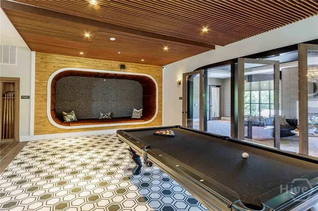 $2,369 | 1150 East Perry Lane, Unit B3, Savannah, GA 31401