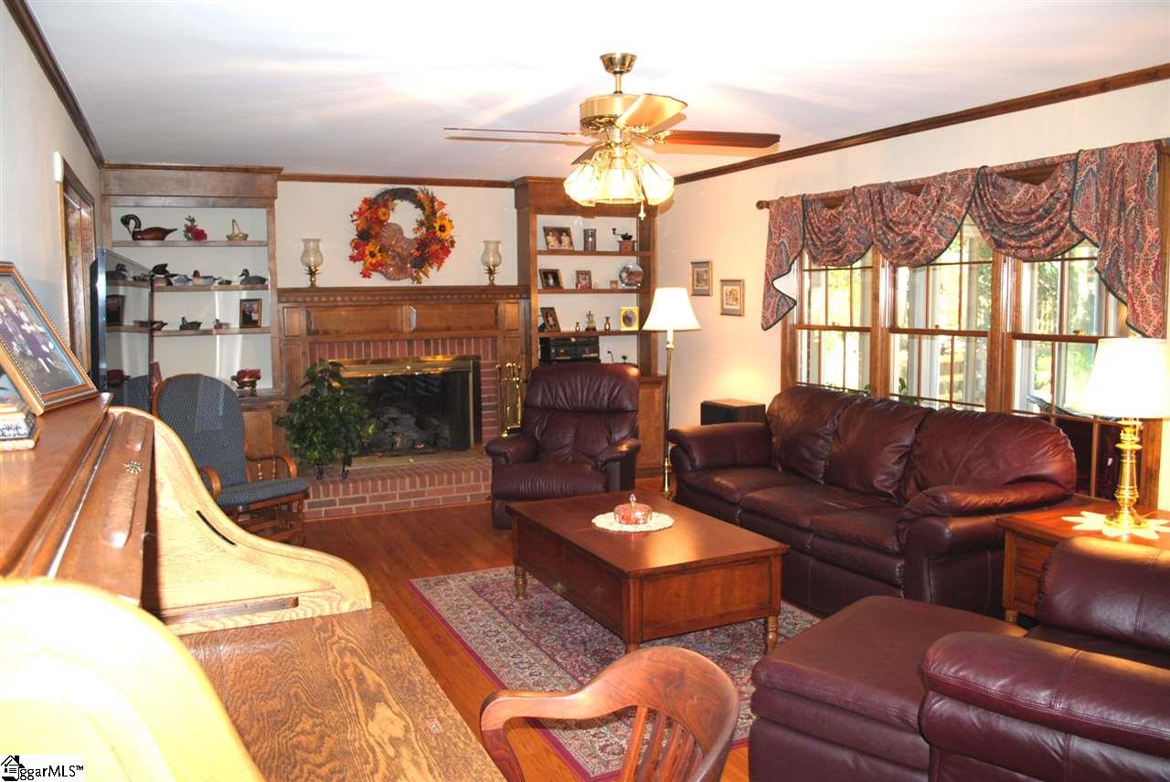 202 Water Mill Road Greer, SC 29650 - Photo 7 of 32 Gallery Image 7