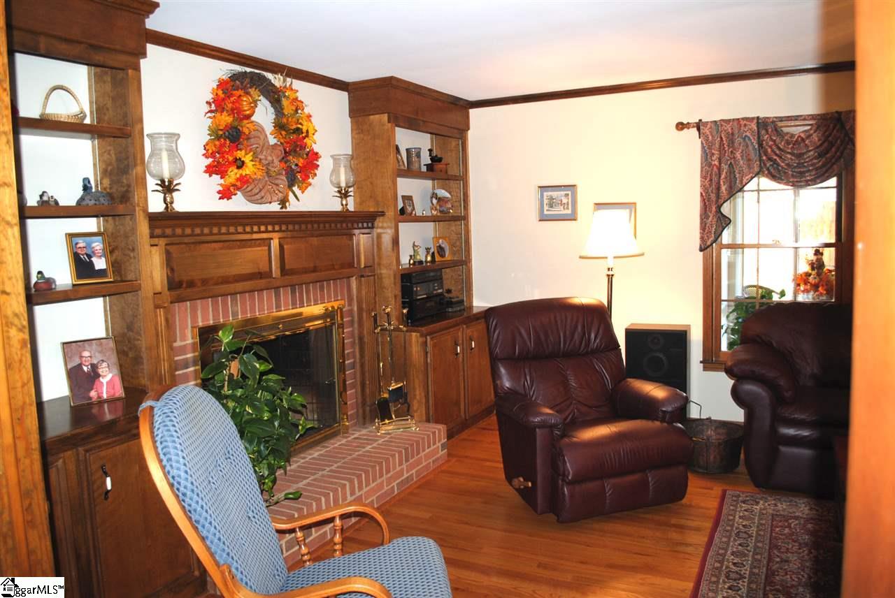 202 Water Mill Road Greer, SC 29650 - Photo 8 of 32 Gallery Image 8