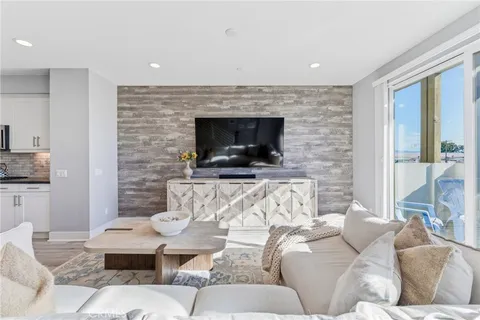 $1,698,000 | 1650 Topanga, Costa Mesa, CA 92627