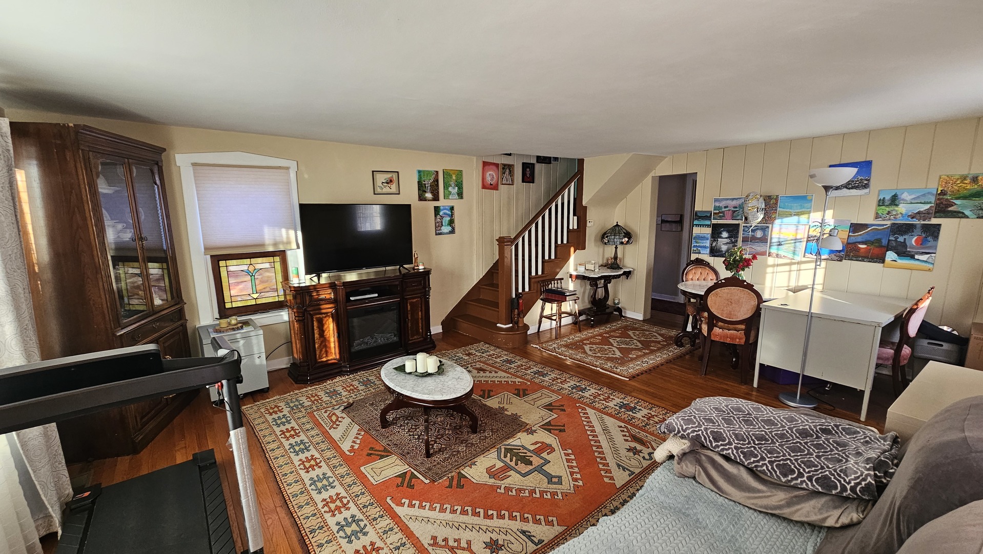 1124 Jackson Court Waukegan, IL 60085 - Photo 12 of 17 a living room with furniture and a flat screen tv