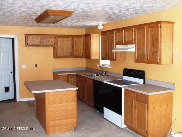 5778 Maverick Road Middleburg, FL 32068 - Photo 2 of 5 kitchen