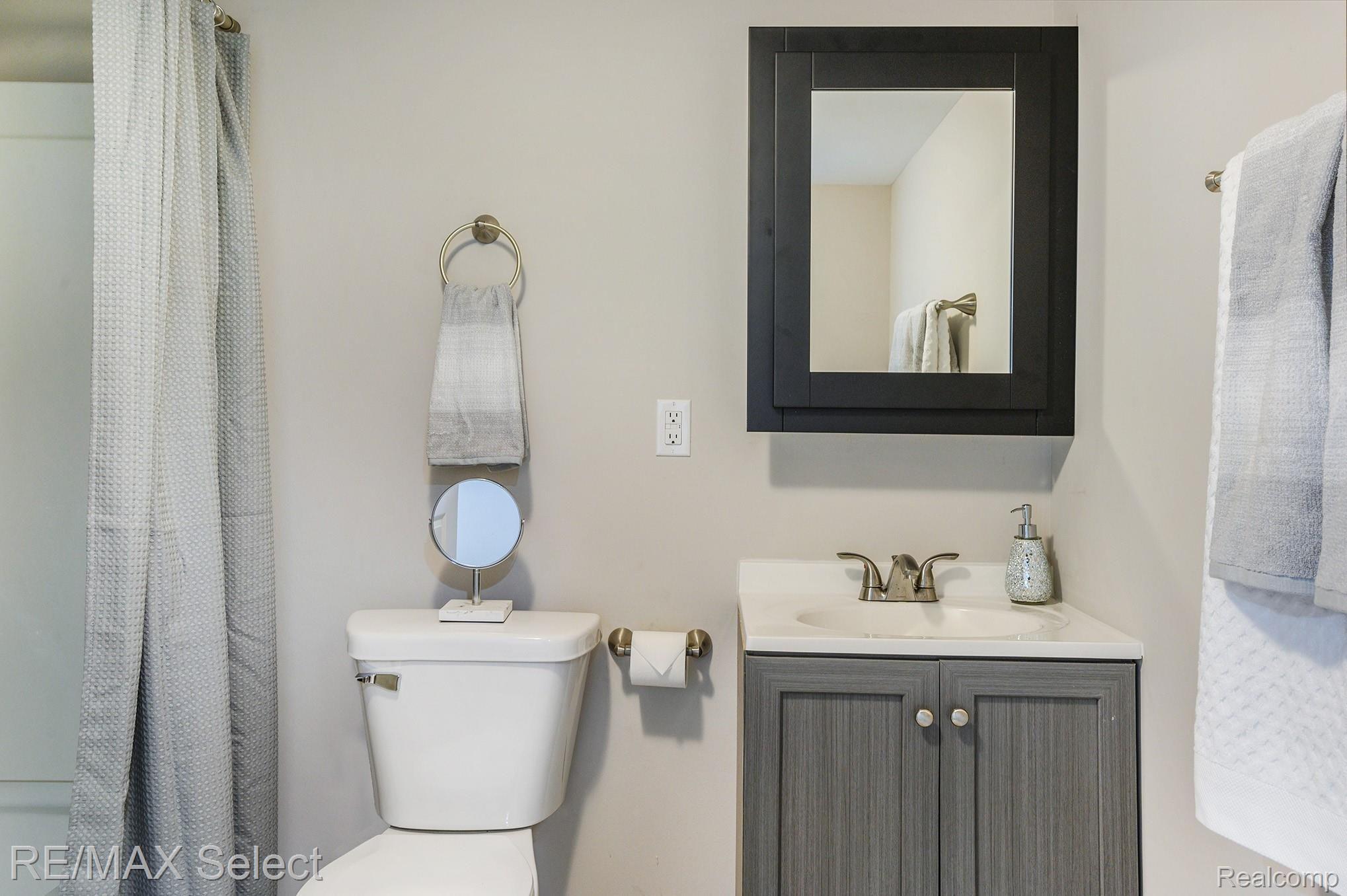 9431 East Potter Road Davison, MI 48423 - Photo 17 of 32 20.jpg