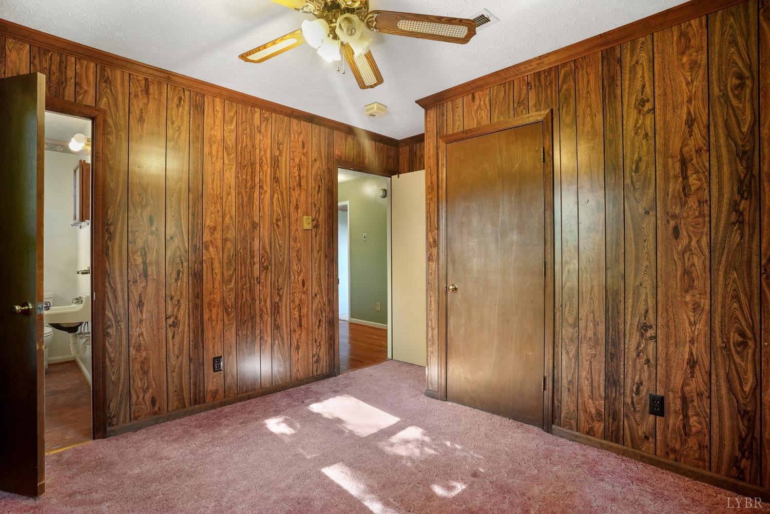 2294 High Peak Road Monroe, VA 24574 - Photo 27 of 53 a view of entryway with wooden floor