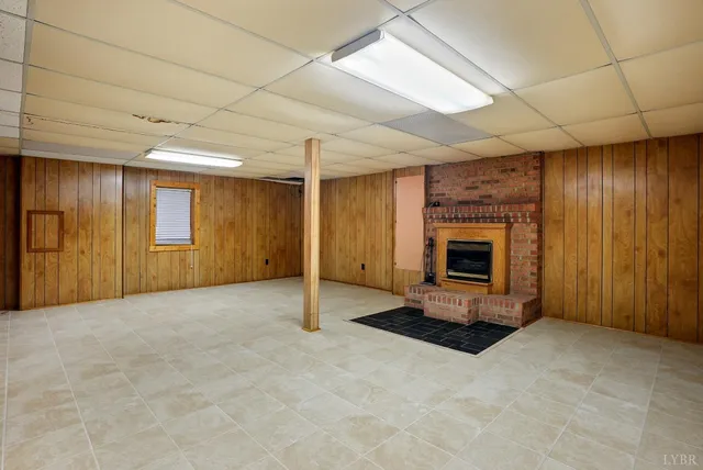 a view of empty room