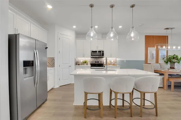 $2,300 | 31825 Kestrel Calling Drive, Wesley Chapel, FL 33545