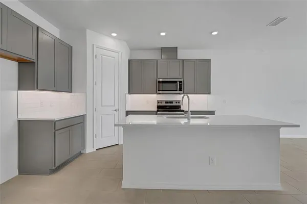 $2,300 | 31825 Kestrel Calling Drive, Wesley Chapel, FL 33545