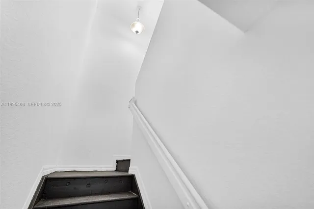 $298,000 | 636 Southwest 7th Terrace, Florida City, FL 33034