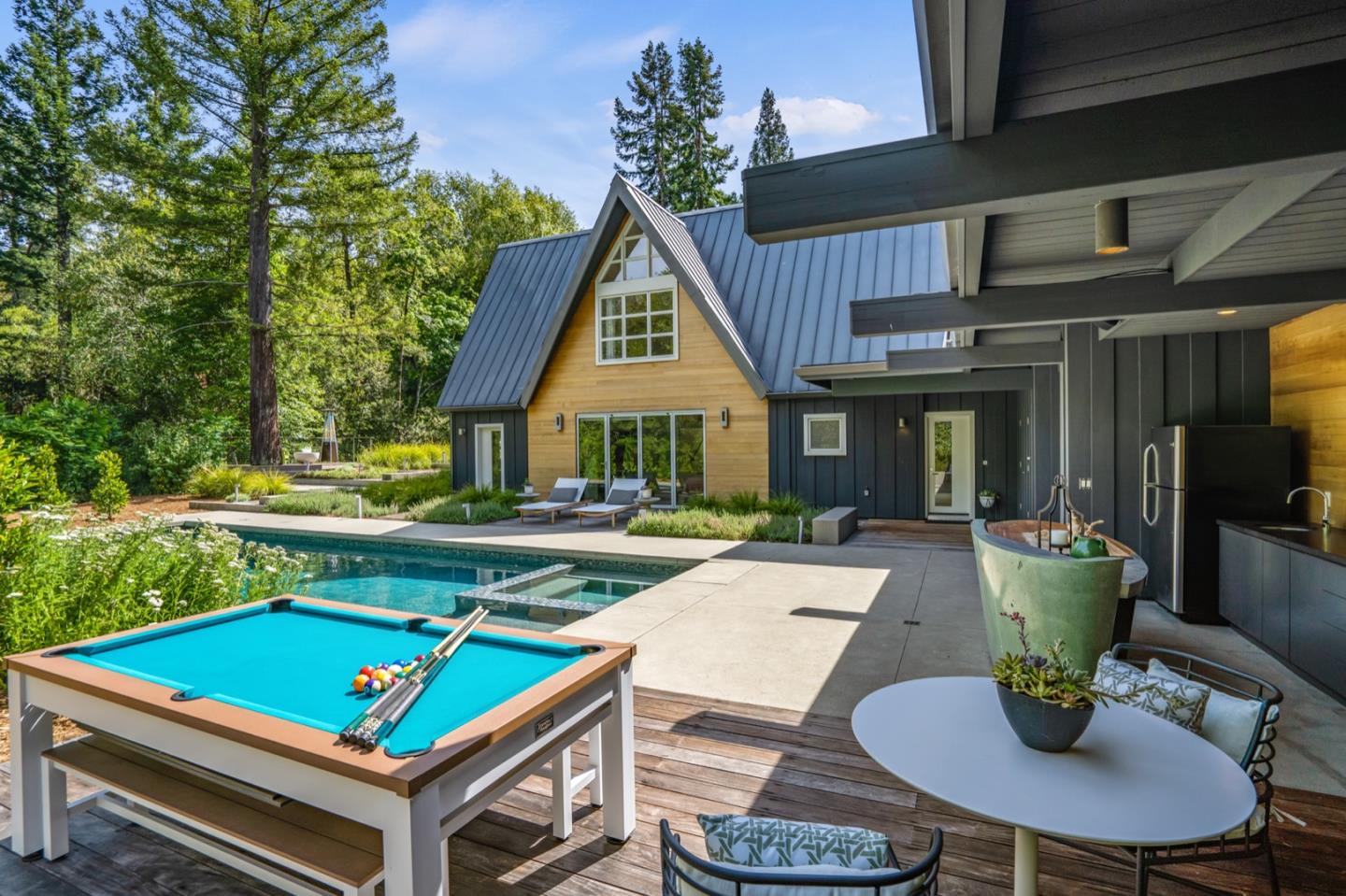 135 Willowbrook Drive Portola Valley, CA 94028 - Photo 7 of 50 a view of an outdoor sitting space