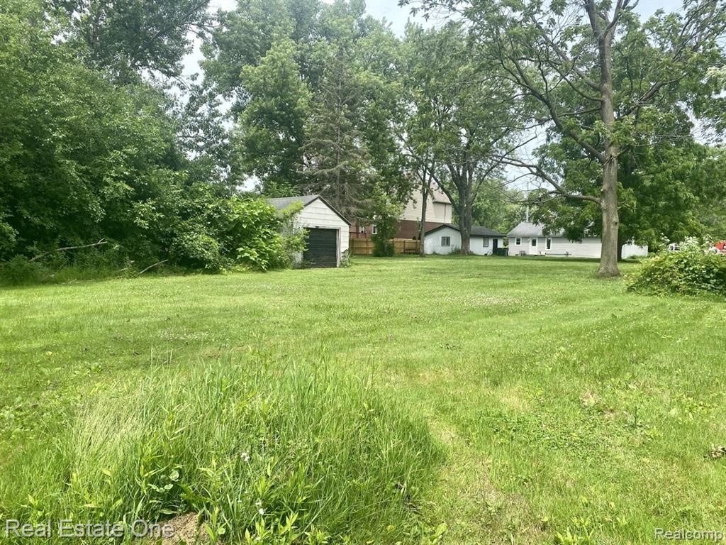 947 Grace Avenue Rochester Hills, MI 48307 - Photo 8 of 47