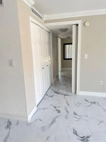 $2,100 | 7111 Miami Lakes Drive, Unit N6, Hialeah, FL 33014