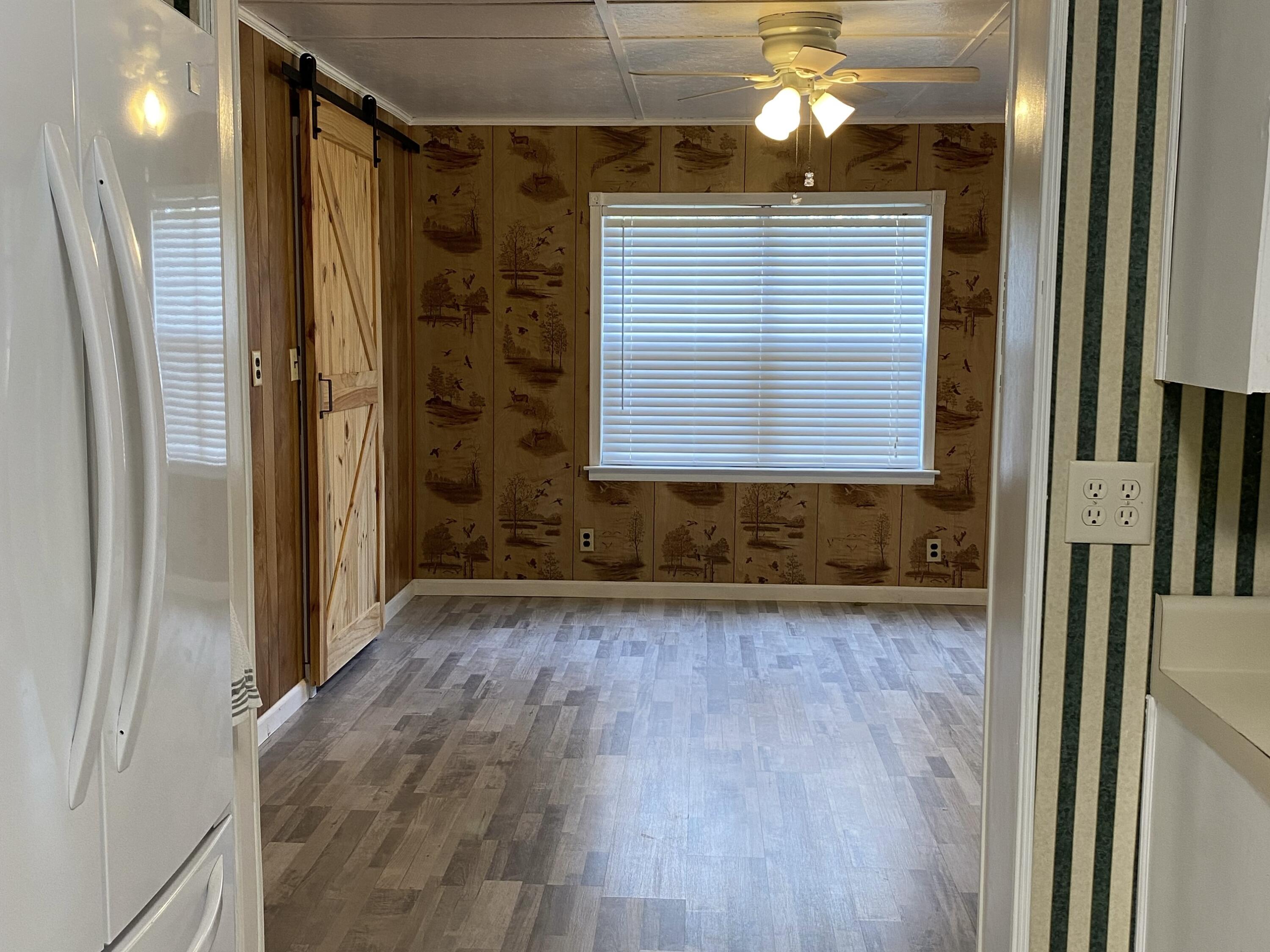 186 McLaughlin Road Milton, FL 32570 - Photo 10 of 26 a view of a interior of the house