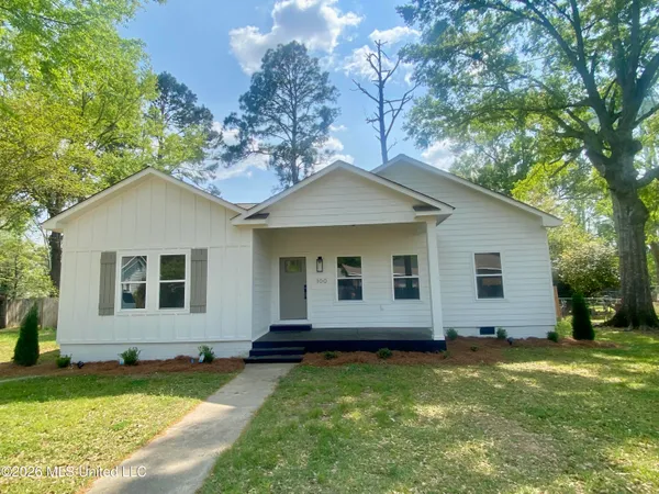 $250,000 | 100 Lamar Street, Crystal Springs, MS 39059