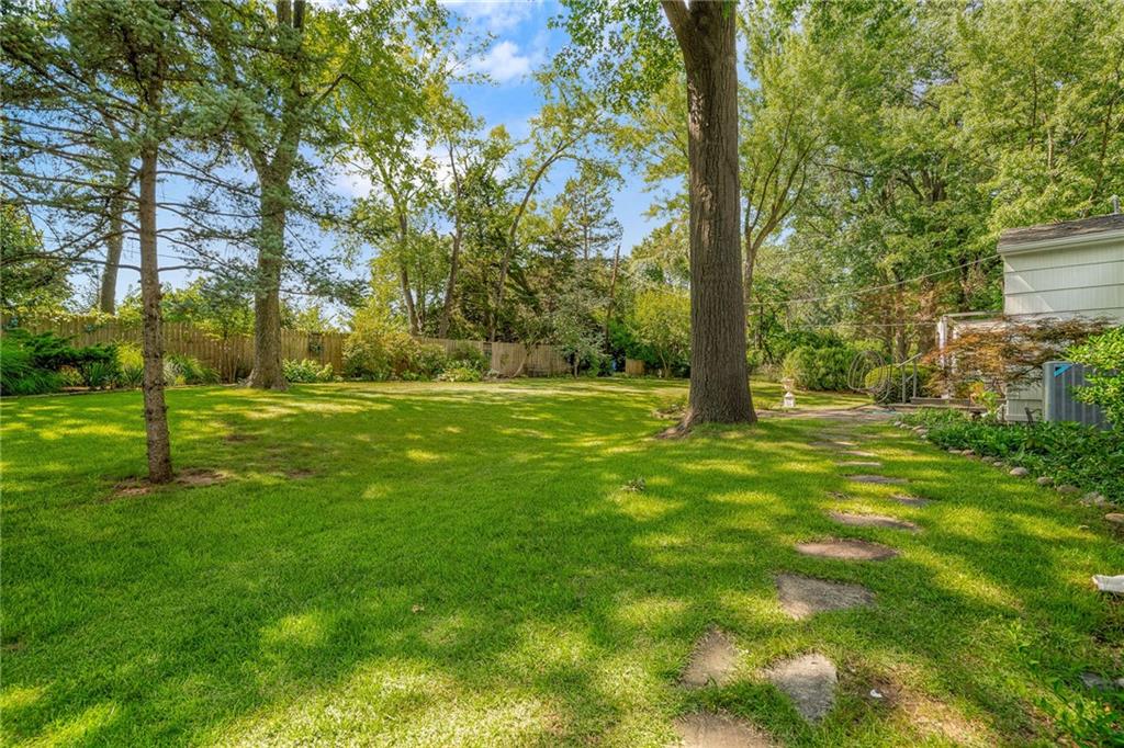 9416 Wenonga Road Leawood, KS 66206 - Photo 47 of 54